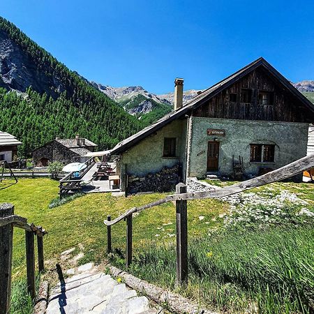 Auberge L'Estoilies Saint-Vérand Exterior foto