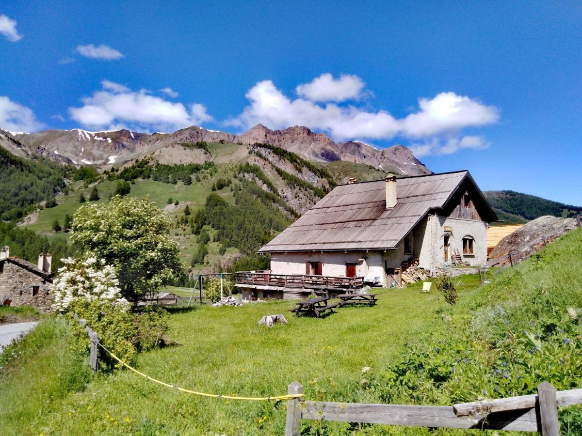 Auberge L'Estoilies Saint-Vérand Exterior foto