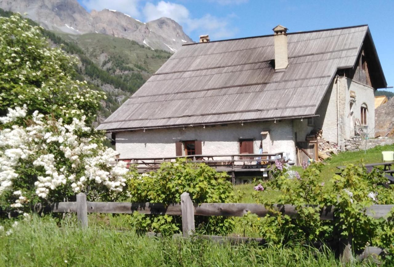 Auberge L'Estoilies Saint-Vérand Exterior foto